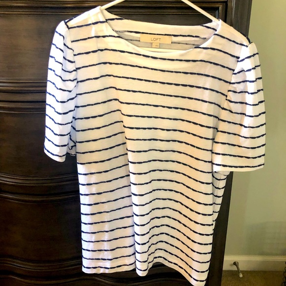 LOFT Tops - LOFT elbow sleeve tee